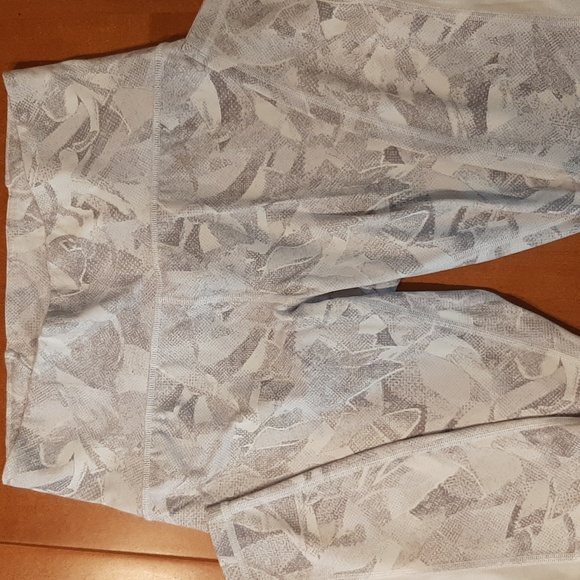 lululemon athletica Pants - Lululemon White Snake Print Leggings